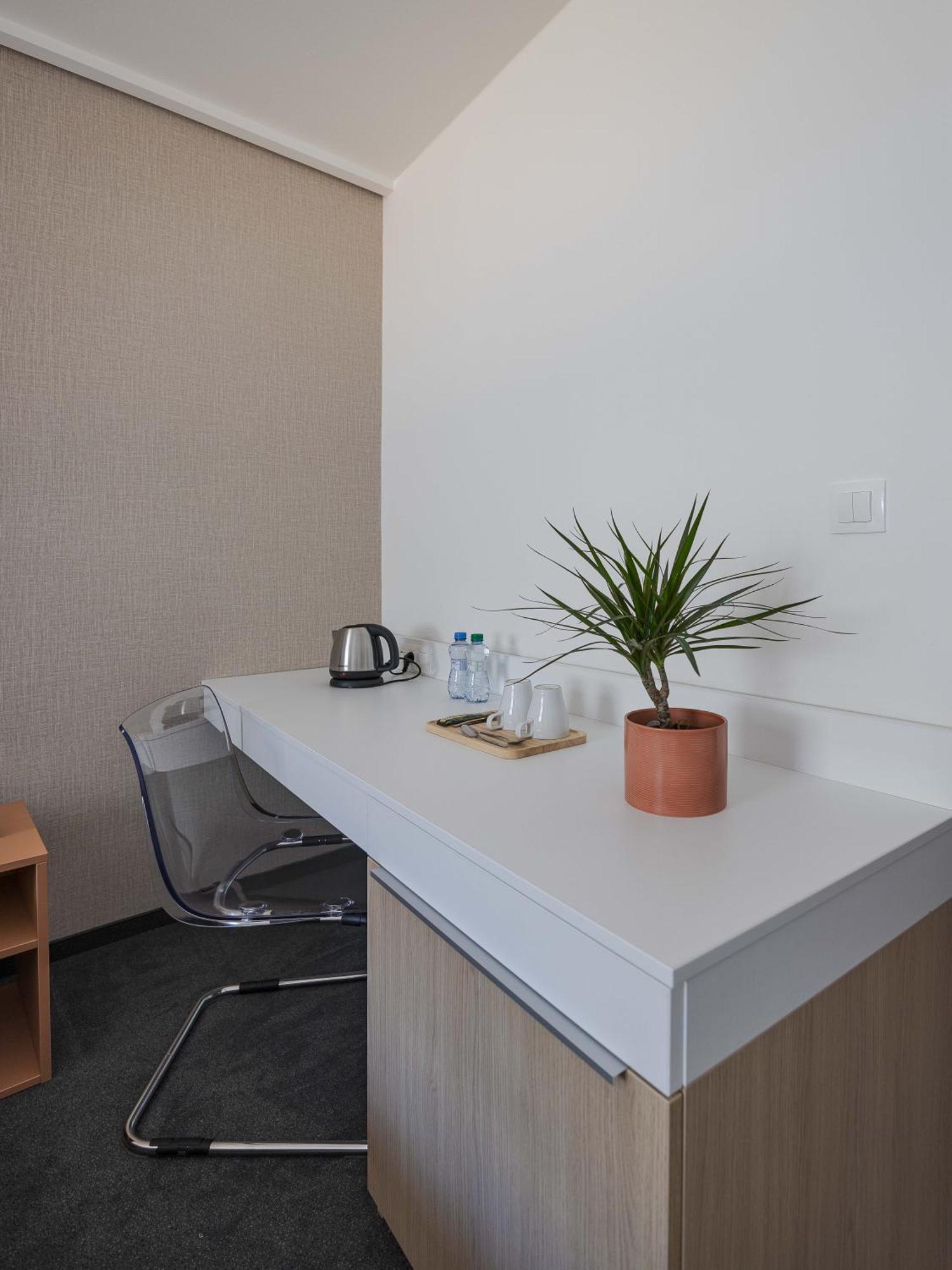 Hotel Taxis Bratislava - New Rooms Exterior foto