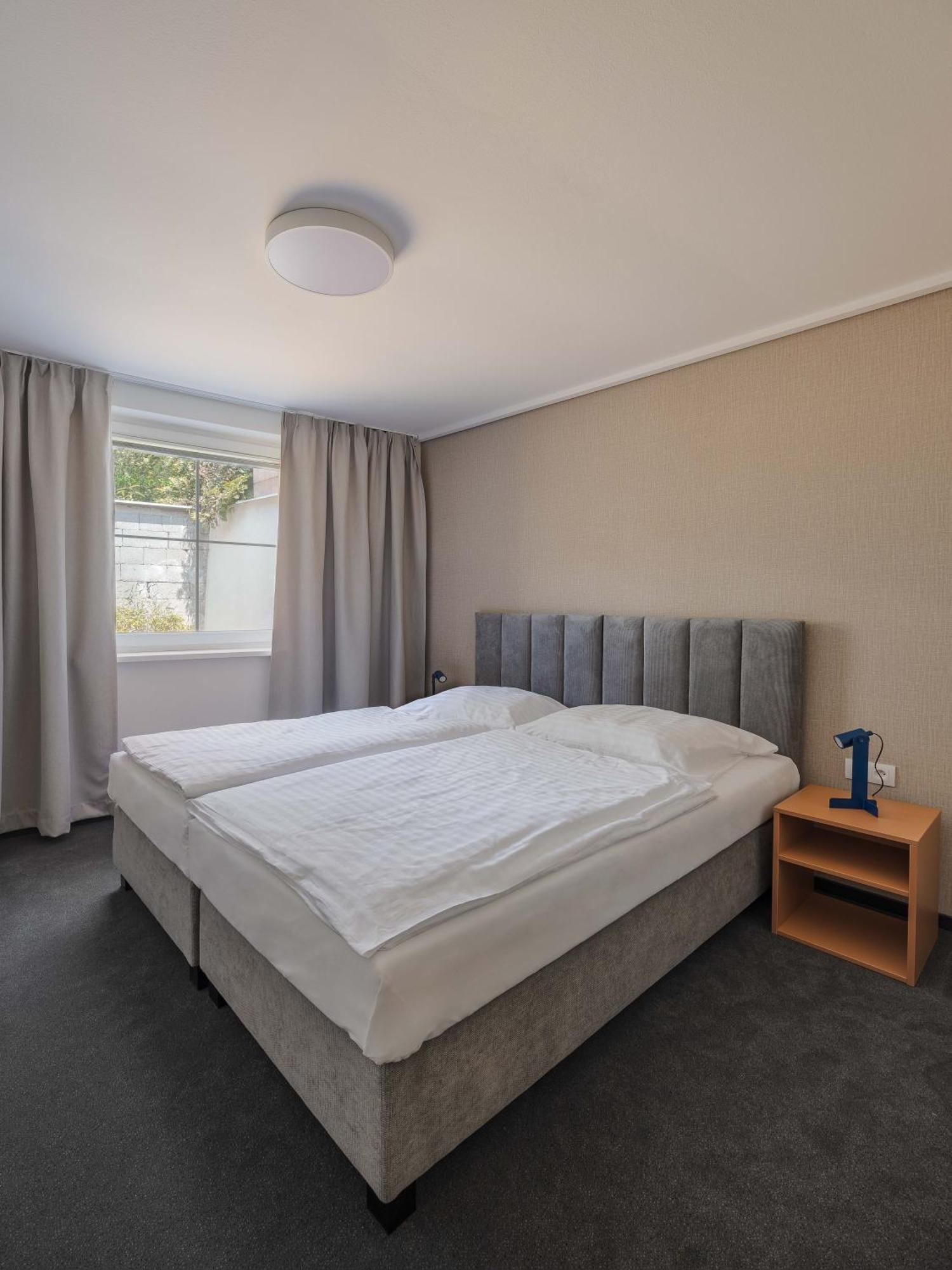 Hotel Taxis Bratislava - New Rooms Exterior foto