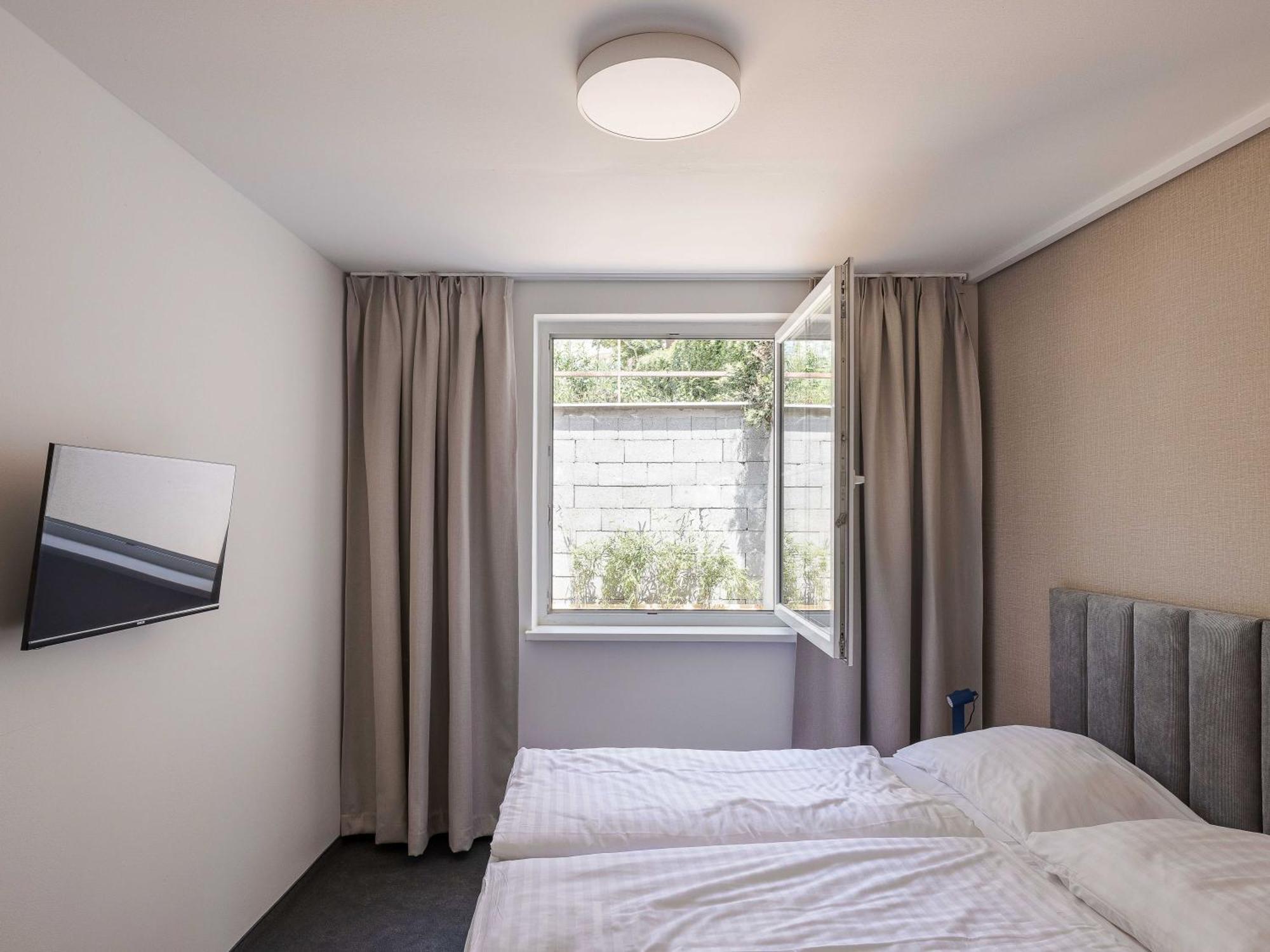 Hotel Taxis Bratislava - New Rooms Exterior foto